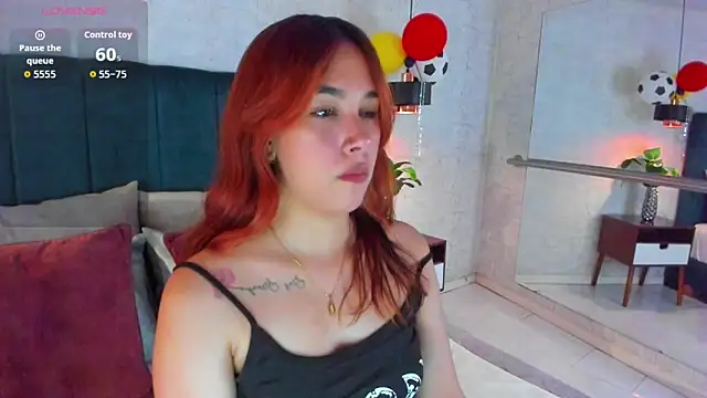 Snapshot of AdeleAndersonn chatting on July 6, 2026, 7:38 pm AdeleAndersonn online show from July 6, 2026, 7:38 pm