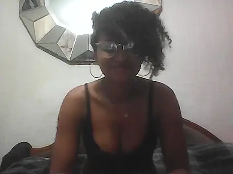 Snapshot of salveny chatting on November 6, 2025, 12:39 pm salveny online show from November 6, 2025, 12:39 pm