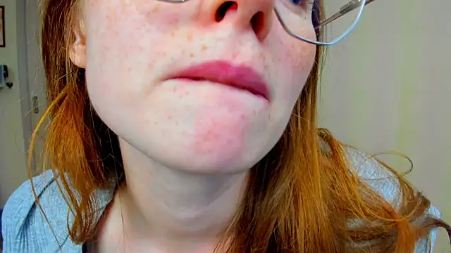 Snapshot of Fire_Luna chatting on October 3, 2025, 8:22 am Fire Luna online show from October 3, 2025, 8:22 am