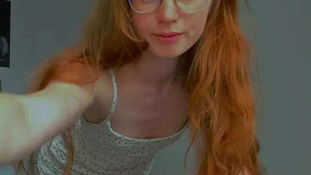 Snapshot of Fire_Luna chatting on July 16, 2026, 1:28 pm Fire Luna online show from July 16, 2026, 1:28 pm
