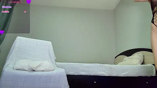 kyliejo18 online show from January 17, 2025, 3:34 am