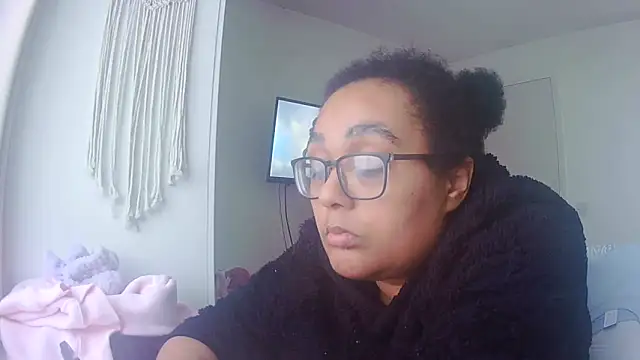 vanilla chocolate23 online show from April 4, 2026, 5:10 pm