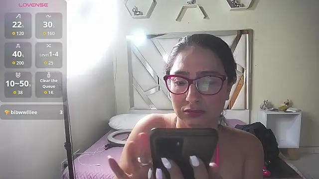 Snapshot of marilynetthan chatting on April 6, 2026, 2:18 pm marilynetthan online show from April 6, 2026, 2:18 pm