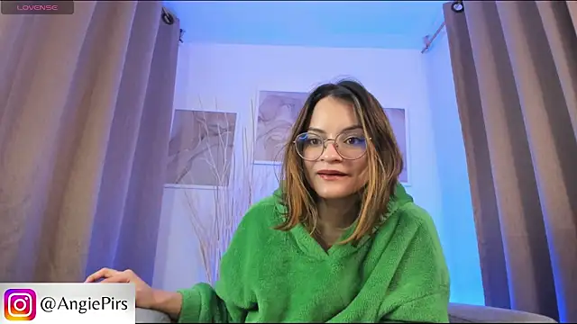 Angie Pirss online show from January 8, 2025, 10:48 pm