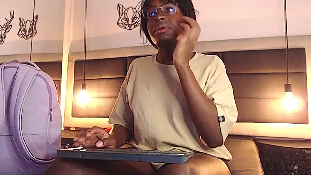 candy lovee69 online show from March 6, 2026, 8:27 pm