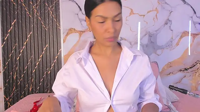 Snapshot of Alyson-a chatting on April 9, 2026, 1:05 pm Alyson-a online show from April 9, 2026, 1:05 pm