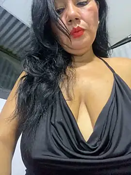 Snapshot of Hot_Rose83 chatting on December 19, 2024, 4:56 am Hot Rose83 online show from December 19, 2024, 4:56 am