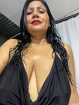 Snapshot of Hot_Rose83 chatting on January 9, 2025, 12:03 am Hot Rose83 online show from January 9, 2025, 12:03 am