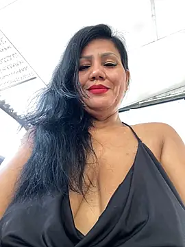 Snapshot of Hot_Rose83 chatting on January 31, 2025, 9:48 pm Hot Rose83 online show from January 31, 2025, 9:48 pm