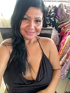 Snapshot of Hot_Rose83 chatting on February 2, 2025, 8:51 pm Hot Rose83 online show from February 2, 2025, 8:51 pm