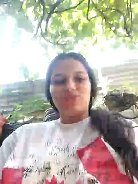 girl milk1 online show from February 2, 2025, 4:11 pm