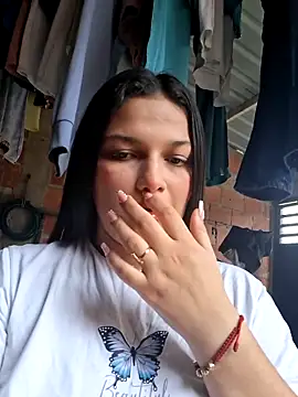 girl milk1 online show from February 8, 2026, 3:59 pm