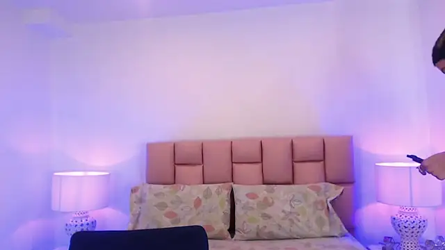 Snapshot of Zoe_Vixen chatting on December 23, 2024, 12:08 pm Zoe Vixen online show from December 23, 2024, 12:08 pm