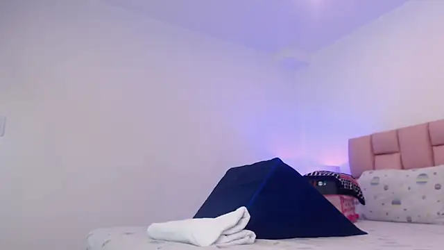 Snapshot of Zoe_Vixen chatting on December 30, 2024, 12:20 pm Zoe Vixen online show from December 30, 2024, 12:20 pm