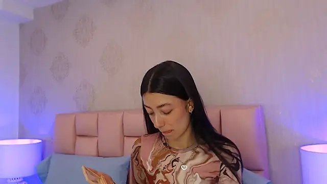 Snapshot of Zoe_Vixen chatting on January 15, 2025, 12:15 pm Zoe Vixen online show from January 15, 2025, 12:15 pm