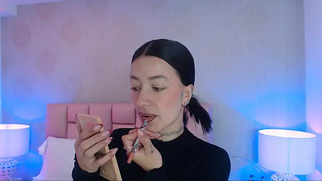 Snapshot of Zoe_Vixen chatting on January 17, 2025, 12:10 pm Zoe Vixen online show from January 17, 2025, 12:10 pm