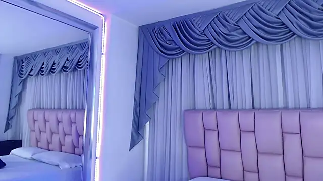 Snapshot of Zoe_Vixen chatting on January 25, 2025, 8:21 pm Zoe Vixen online show from January 25, 2025, 8:21 pm