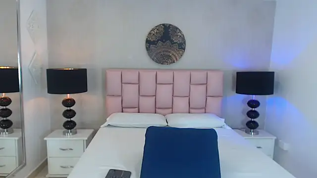 Snapshot of Zoe_Vixen chatting on February 20, 2025, 12:04 pm Zoe Vixen online show from February 20, 2025, 12:04 pm