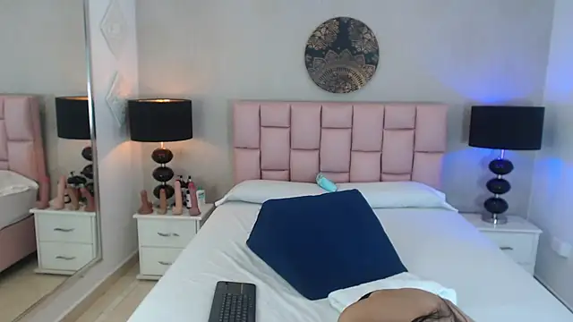 Snapshot of Zoe_Vixen chatting on February 28, 2025, 8:07 pm Zoe Vixen online show from February 28, 2025, 8:07 pm