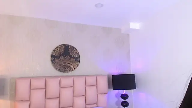 Snapshot of Zoe_Vixen chatting on March 4, 2025, 12:22 pm Zoe Vixen online show from March 4, 2025, 12:22 pm