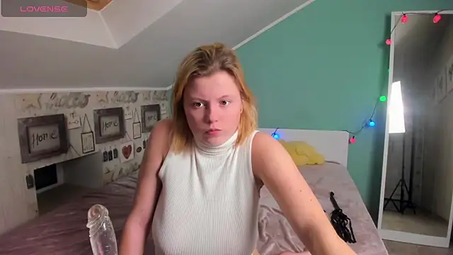 LillyDepp online show from December 20, 2024, 12:30 am