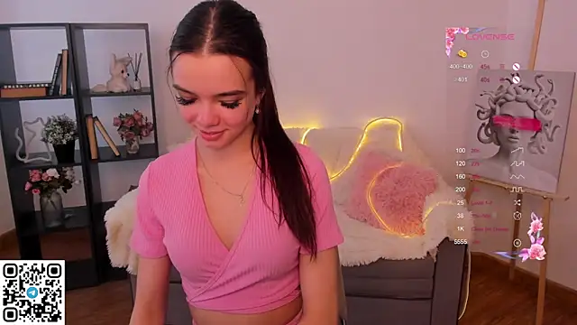 Snapshot of LizaTheButter chatting on March 19, 2025, 8:12 am LizaTheButter online show from March 19, 2025, 8:12 am