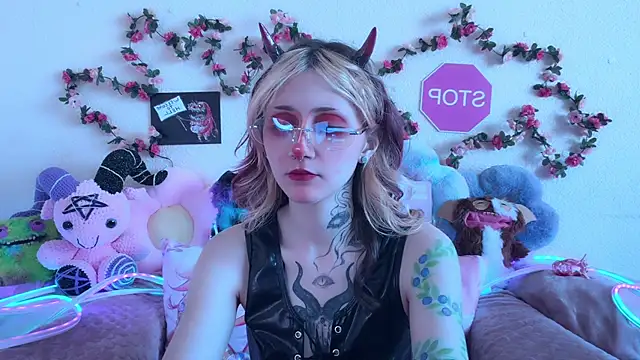 Snapshot of _Devill_Baby chatting on May 19, 2026, 1:56 am Devill Baby online show from May 19, 2026, 1:56 am