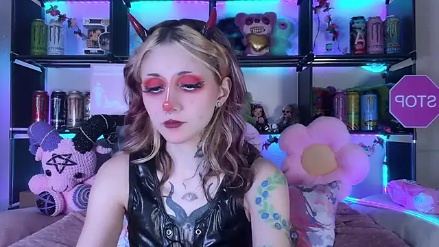 Snapshot of _Devill_Baby chatting on May 25, 2026, 7:42 pm Devill Baby online show from May 25, 2026, 7:42 pm