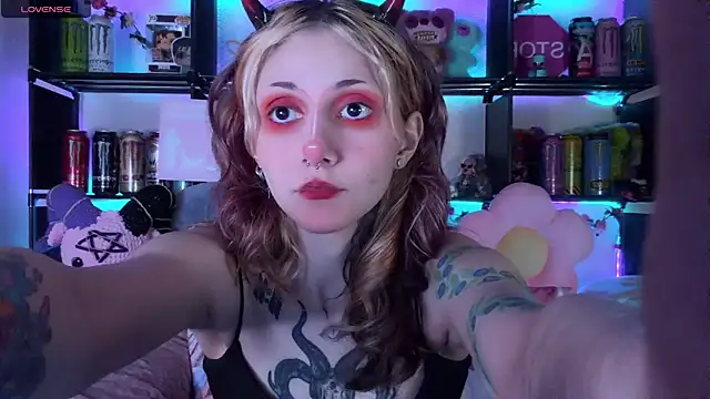 Snapshot of _Devill_Baby chatting on May 28, 2026, 6:16 pm Devill Baby online show from May 28, 2026, 6:16 pm