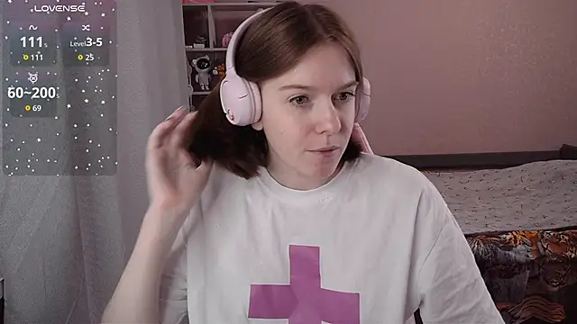 CassieJuice69 online show from November 19, 2025, 5:24 pm