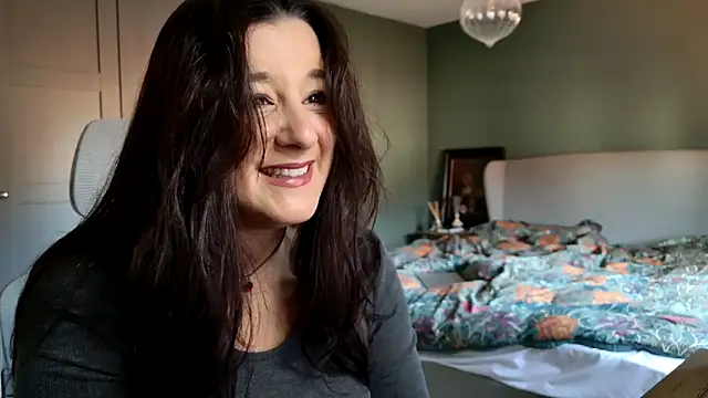 flatwhite0 online show from February 5, 2025, 9:46 am