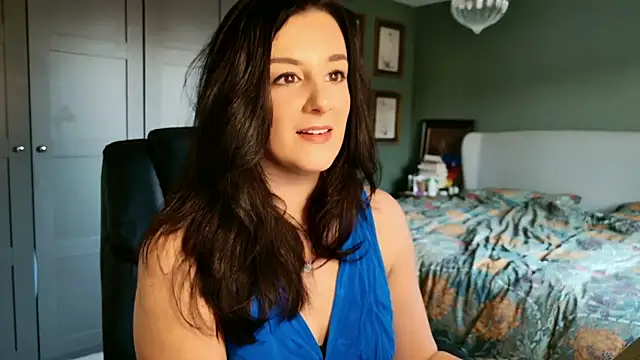 flatwhite0 online show from February 25, 2026, 10:03 am