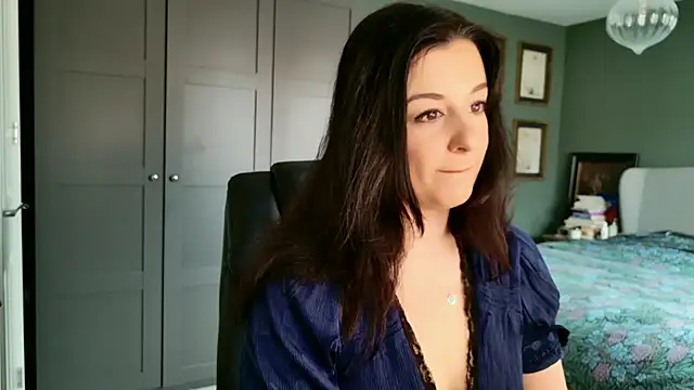 flatwhite0 online show from March 31, 2026, 9:21 am