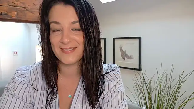 Snapshot of flatwhite0 chatting on April 27, 2026, 8:34 am flatwhite0 online show from April 27, 2026, 8:34 am