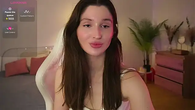 Snapshot of tender_babyy chatting on March 21, 2025, 10:28 am tender babyy online show from March 21, 2025, 10:28 am