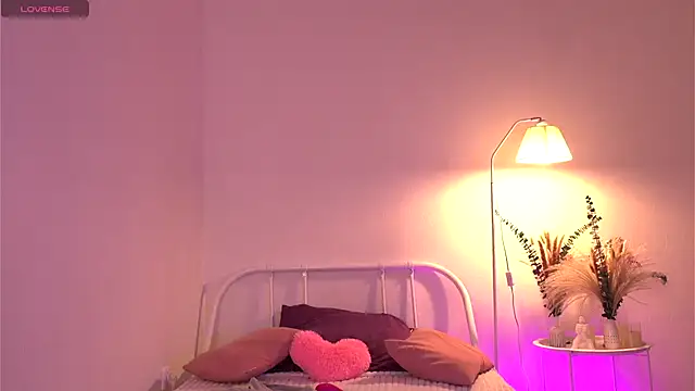 Snapshot of tender_babyy chatting on October 3, 2025, 12:57 pm tender babyy online show from October 3, 2025, 12:57 pm