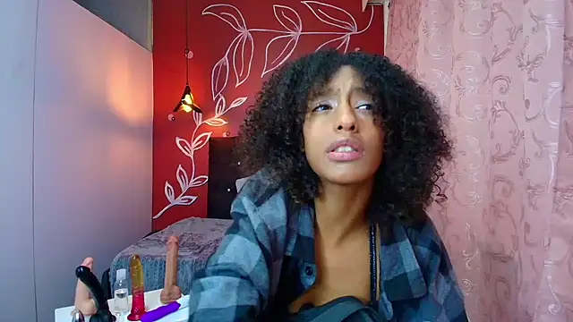 Zia Green online show from February 26, 2025, 3:19 pm