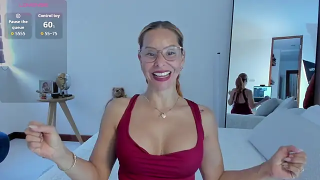 Snapshot of AvaCollinss chatting on October 21, 2025, 6:52 pm AvaCollinss online show from October 21, 2025, 6:52 pm