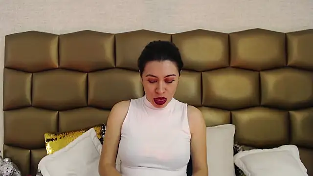 Snapshot of JaneLondon chatting on December 13, 2024, 9:41 pm JaneLondon online show from December 13, 2024, 9:41 pm