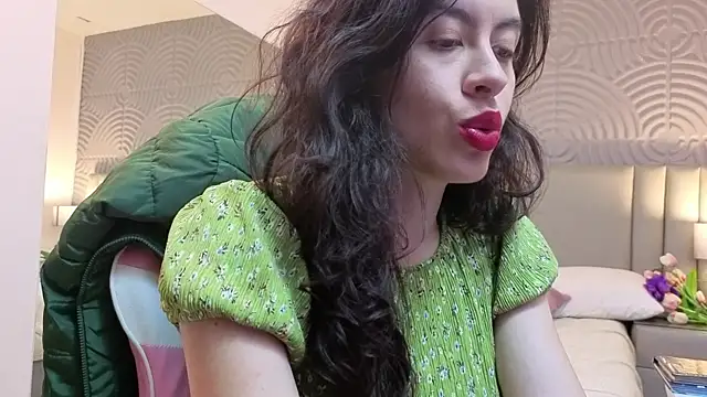 Snapshot of JaneLondon chatting on May 22, 2026, 5:18 pm JaneLondon online show from May 22, 2026, 5:18 pm