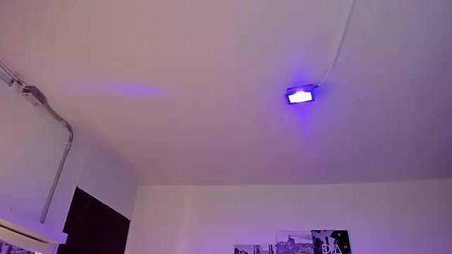 Snapshot of Amy_Kiitty_ chatting on March 27, 2026, 1:22 pm Amy Kiitty online show from March 27, 2026, 1:22 pm