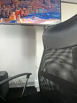 Amy Kiitty  online show from July 6, 2026, 1:52 pm