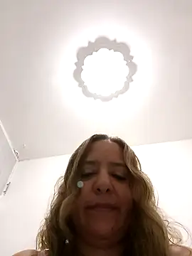 Snapshot of Iivana_19 chatting on February 26, 2026, 6:18 pm Iivana 19 online show from February 26, 2026, 6:18 pm