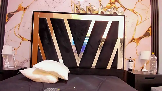 KarinaSimonz online show from February 10, 2026, 7:18 pm