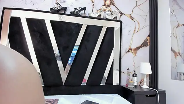 KarinaSimonz online show from February 22, 2026, 10:08 pm