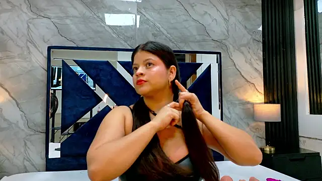Snapshot of KarinaSimonz chatting on July 15, 2026, 7:41 pm KarinaSimonz online show from July 15, 2026, 7:41 pm