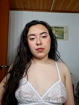 Emi chik online show from May 24, 2026, 5:34 am