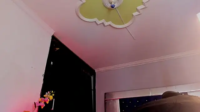 Eyleen Santos online show from April 21, 2026, 1:42 am