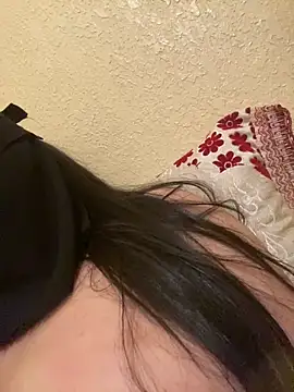 Snapshot of Cameelia chatting on November 23, 2025, 10:04 am Cameelia online show from November 23, 2025, 10:04 am