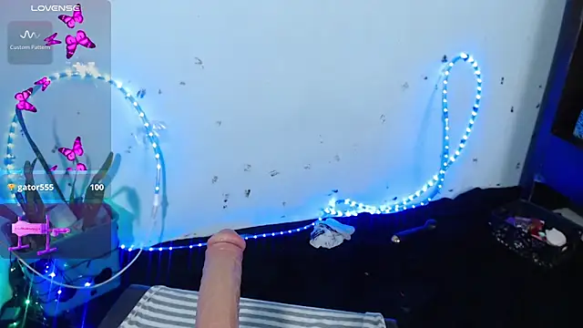 Snapshot of April_sexycurvi chatting on March 18, 2025, 7:19 am April sexycurvi online show from March 18, 2025, 7:19 am